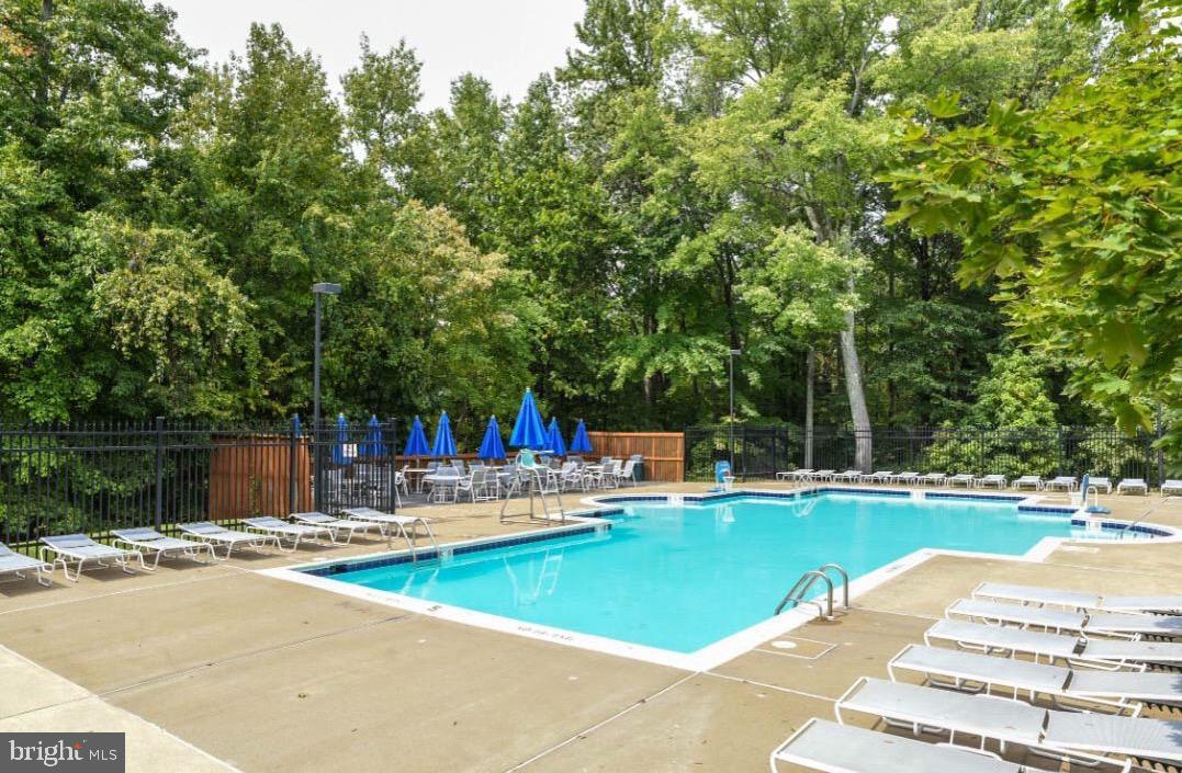 CENTREVILLE GREEN - Residential Lease