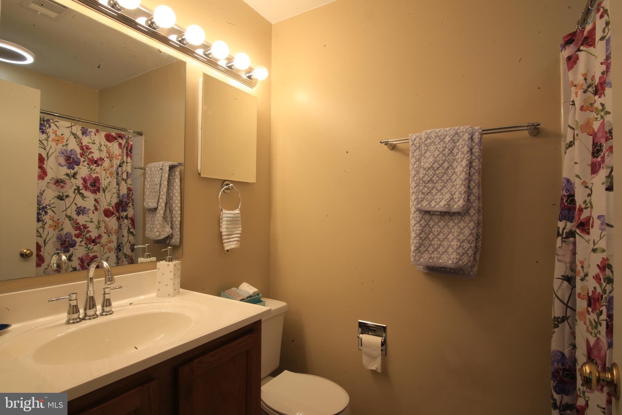 CENTREVILLE GREEN - Residential Lease