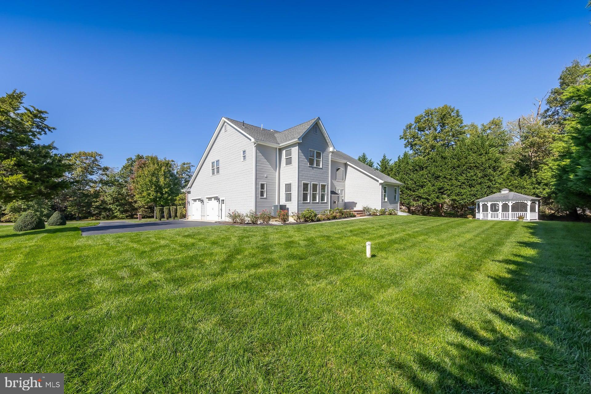 14 LAIELLI COURT