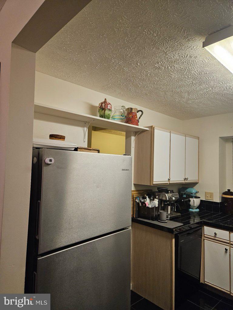 HICKORY HILLS - Residential