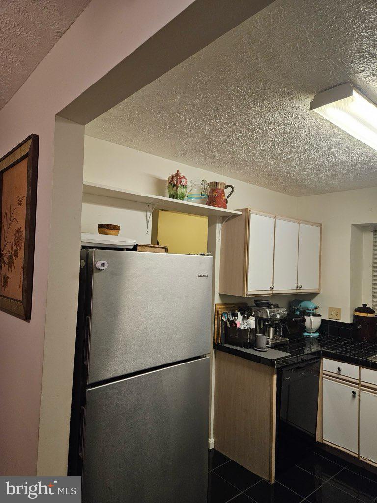 HICKORY HILLS - Residential