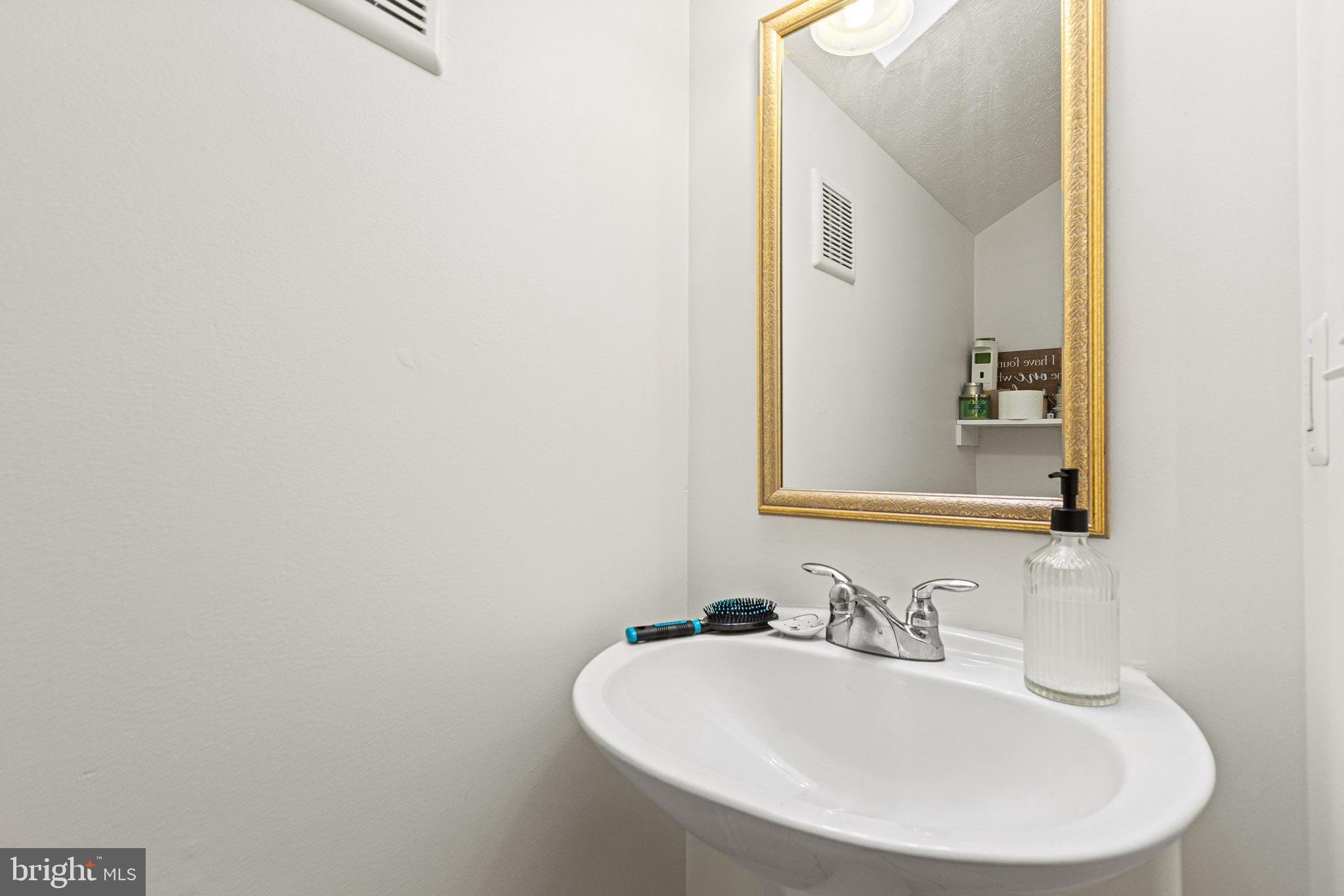 HICKORY HILLS - Residential