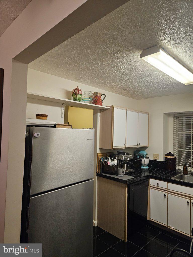 HICKORY HILLS - Residential