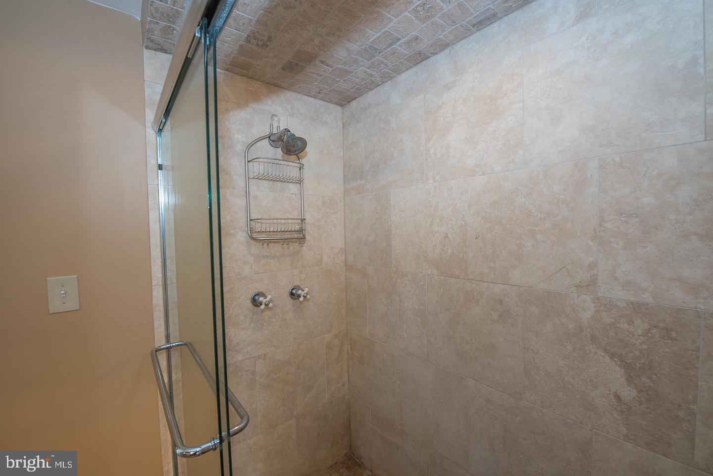 ART MUSEUM AREA - Residential Lease