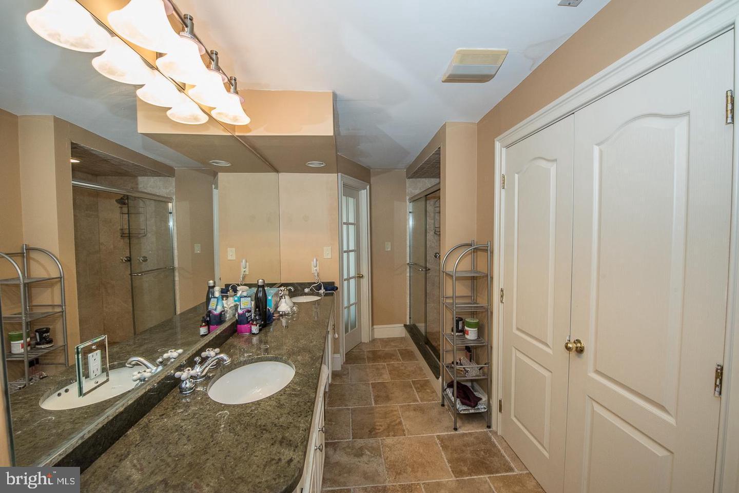 ART MUSEUM AREA - Residential Lease