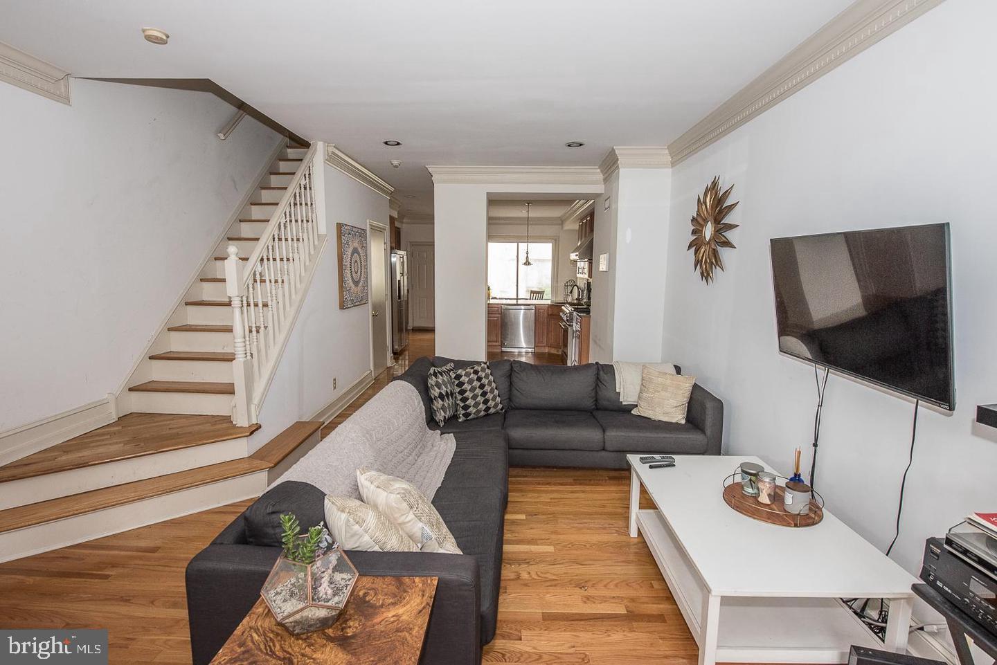 ART MUSEUM AREA - Residential Lease