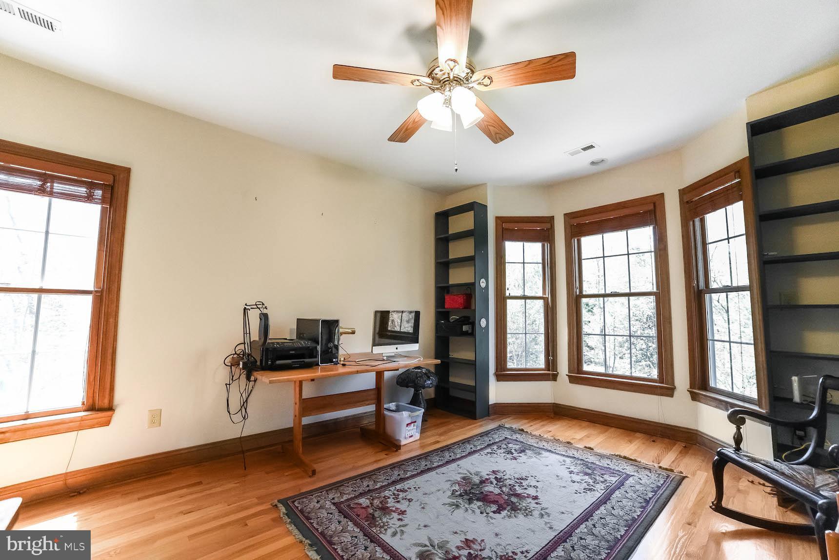 WHITE OAK - Residential