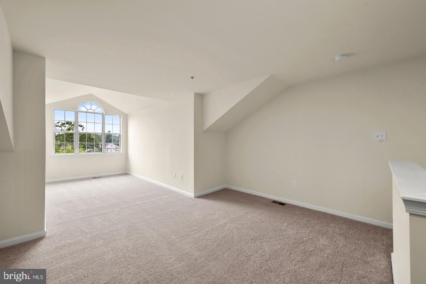 STONERIDGE CONDOMINIUMS - Residential