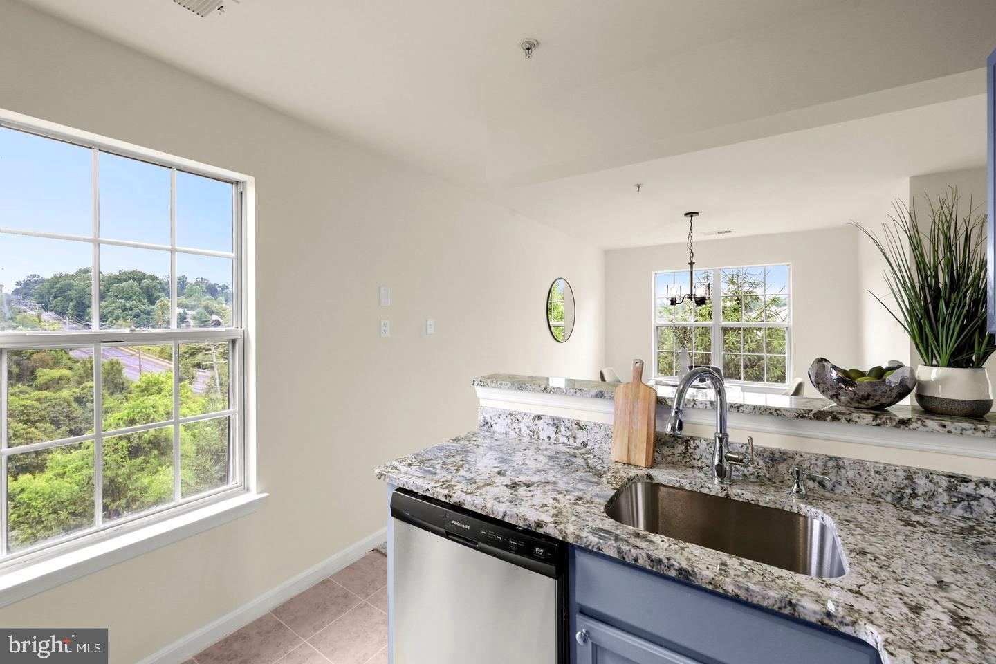 STONERIDGE CONDOMINIUMS - Residential