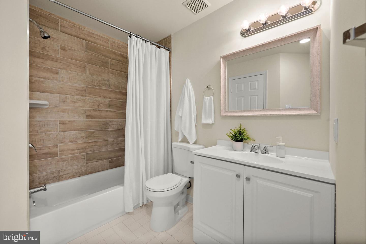 STONERIDGE CONDOMINIUMS - Residential