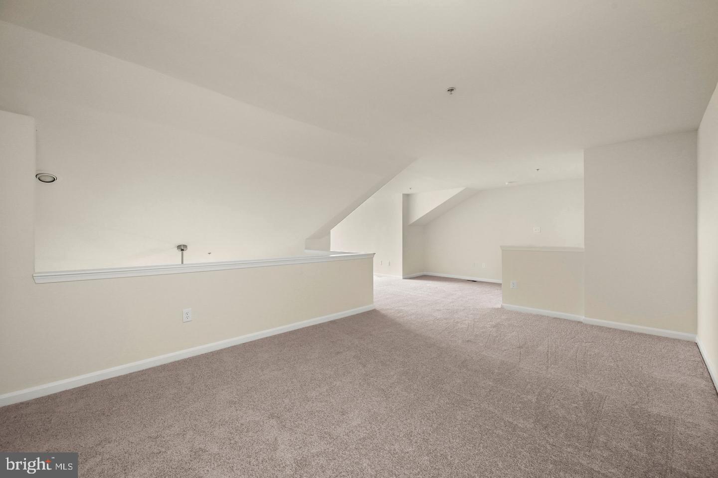 STONERIDGE CONDOMINIUMS - Residential