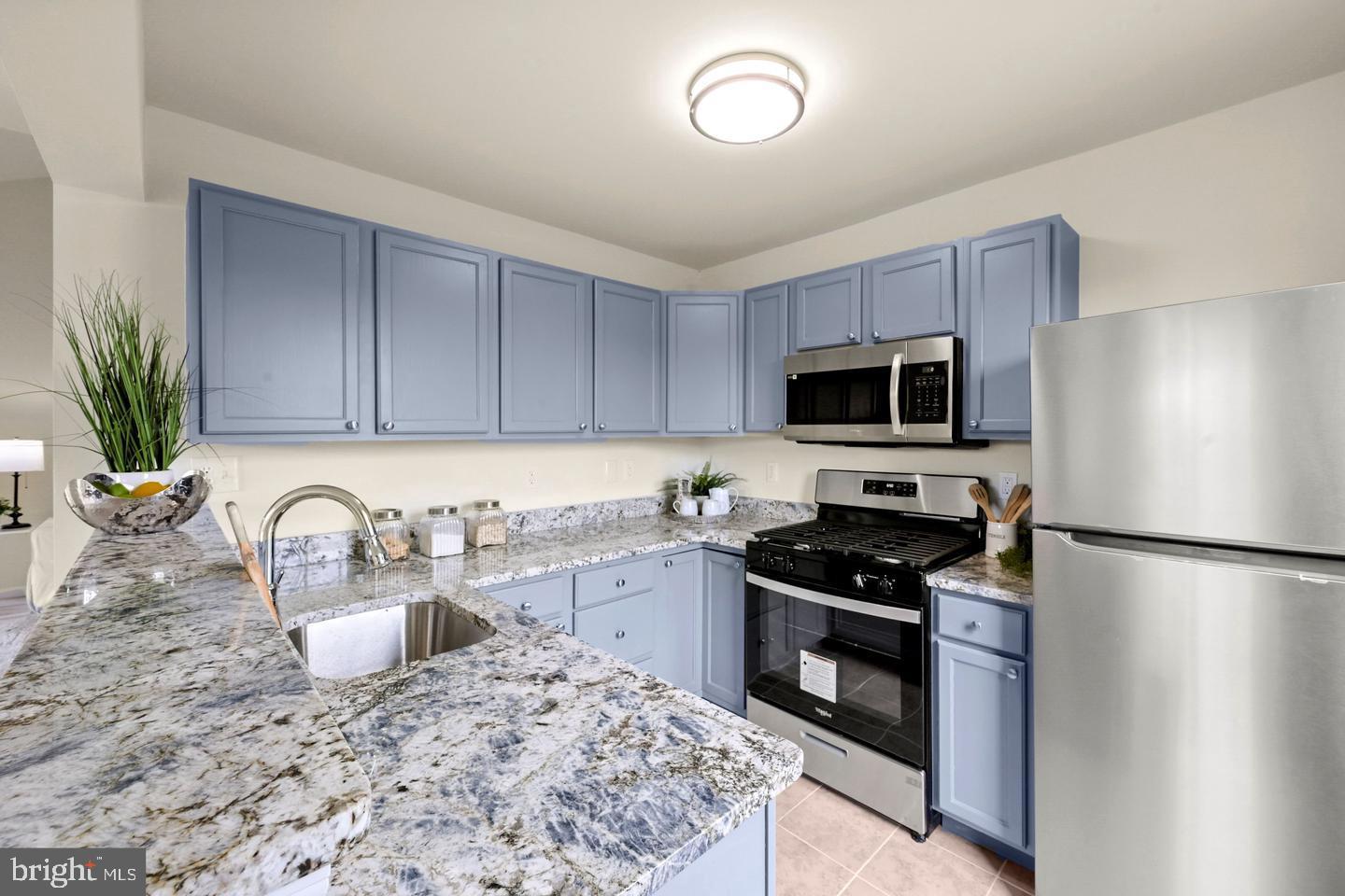 STONERIDGE CONDOMINIUMS - Residential