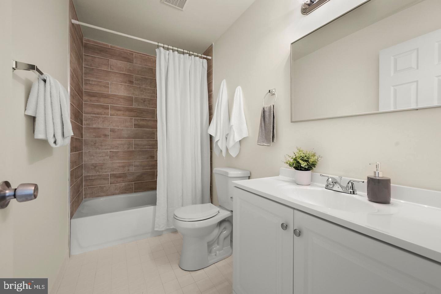 STONERIDGE CONDOMINIUMS - Residential