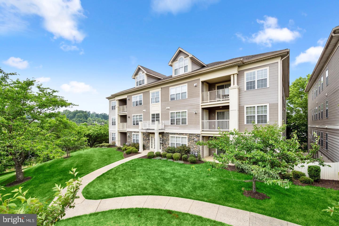 STONERIDGE CONDOMINIUMS - Residential
