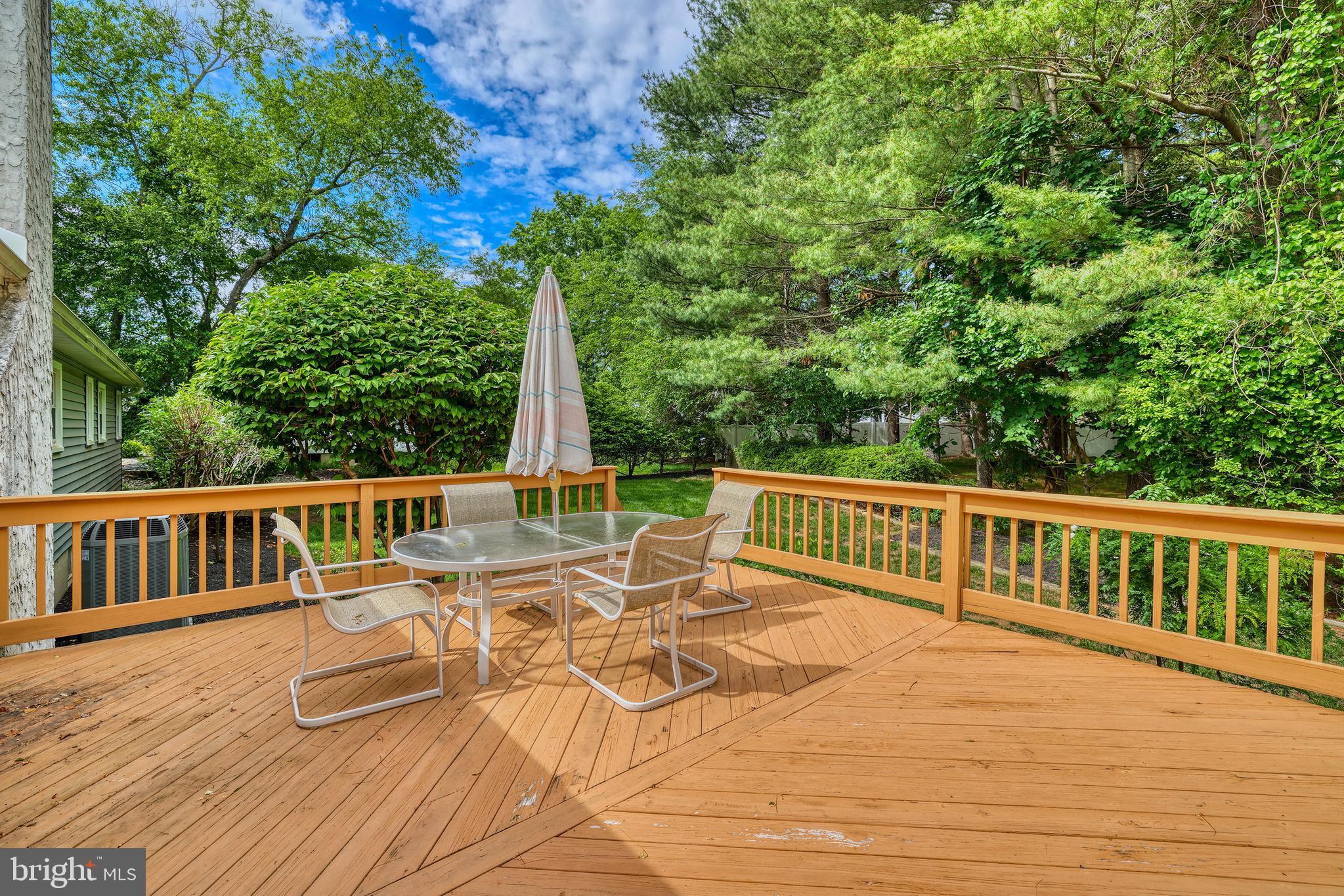 QUEENS GRANT - Residential
