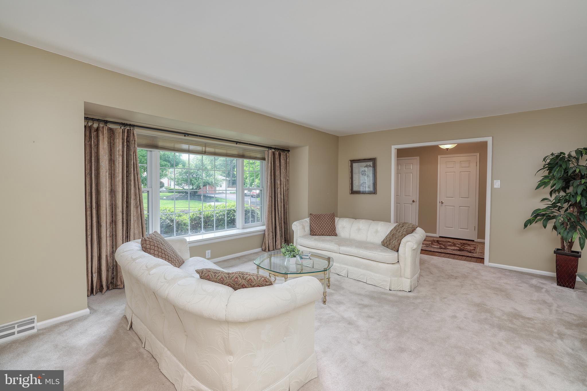 QUEENS GRANT - Residential