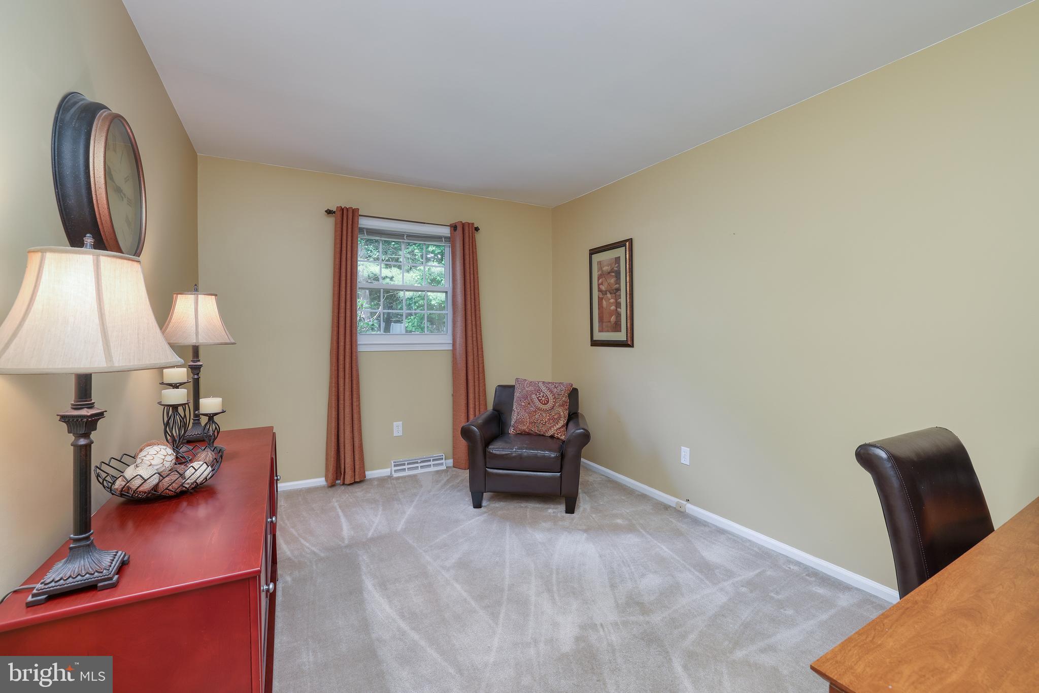 QUEENS GRANT - Residential
