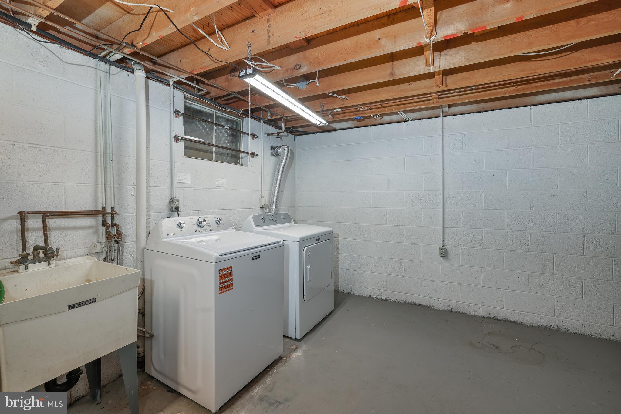 QUEENS GRANT - Residential