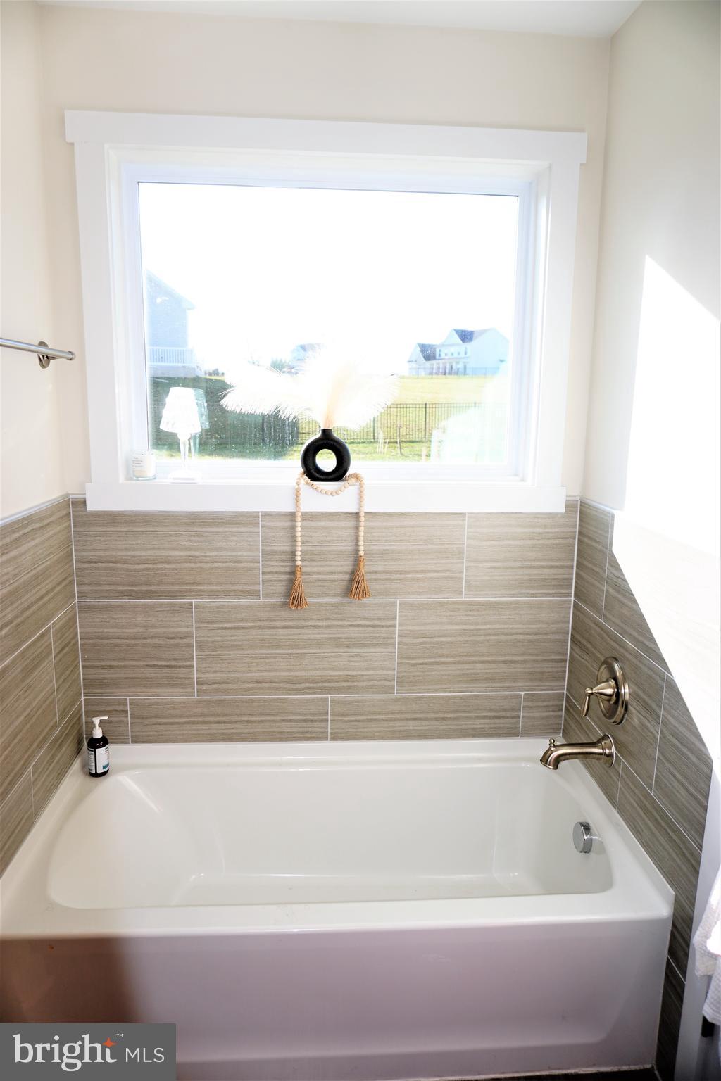 MILTON'S LANDING - Residential