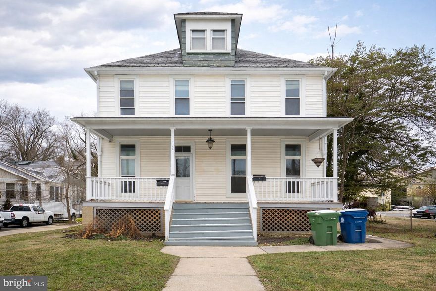 🏡 For Rent | 4BR / 2BA Home with Driveway & Pet Friendly
📍 3204 Batavia Ave, Baltimore, MD
Now available for rent! This spacious 4-bedroom, 2 full bathroom home offers comfortable living with a functional layout and convenient amenities. Ideal for families or roommates seeking space and accessibility in Baltimore.

✨ Property Highlights:
•
