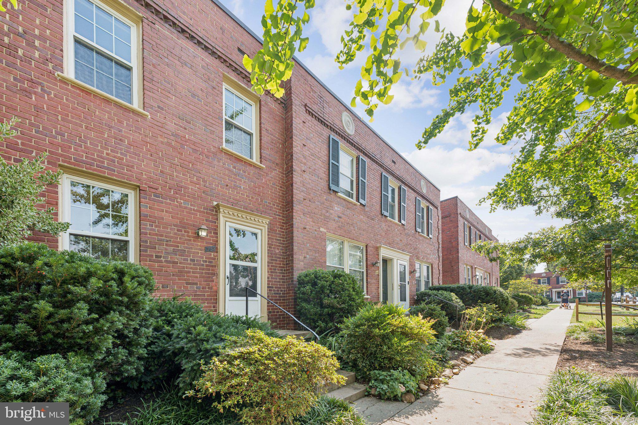 1501 S EDGEWOOD STREET S 565
