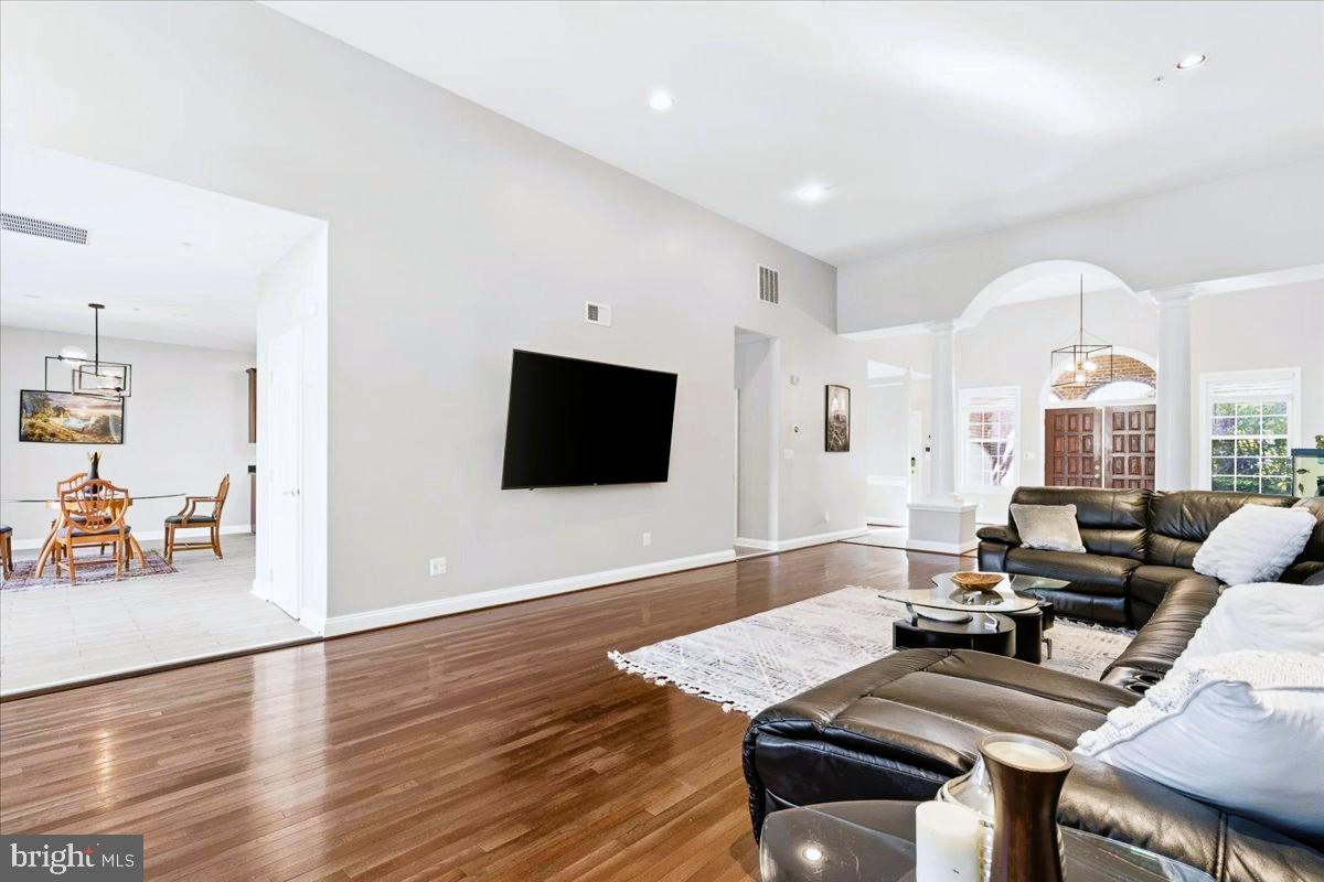 TANTALLON HILLS - Residential