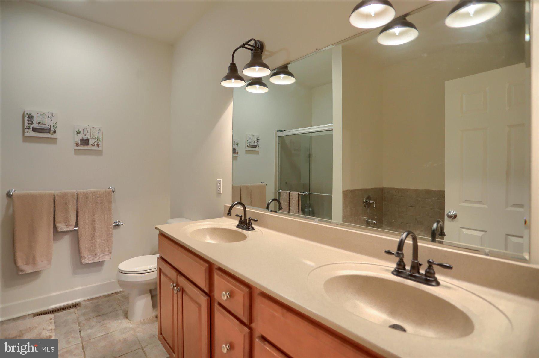 GLENBROOK - Residential