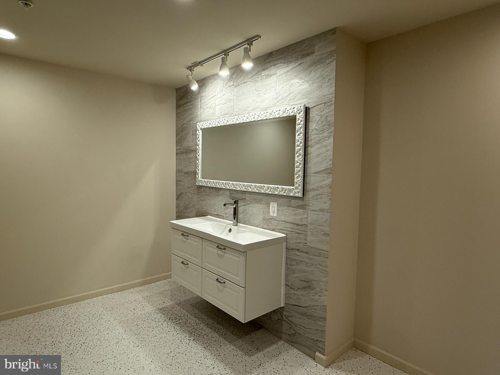 POPLAR RUN - Residential