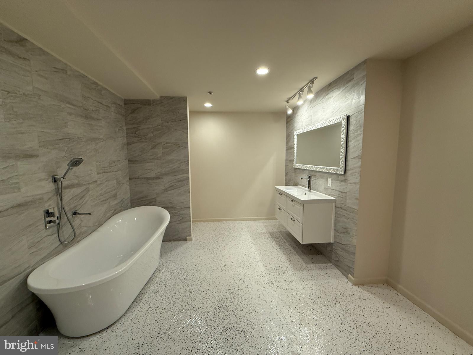 POPLAR RUN - Residential