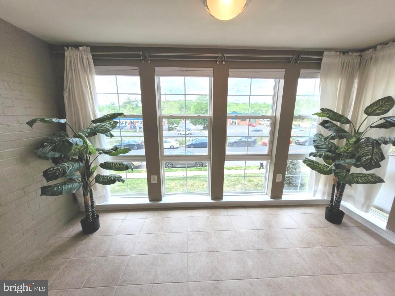 WEST VILLAGE OF SHIRLINGTON - Residential Lease