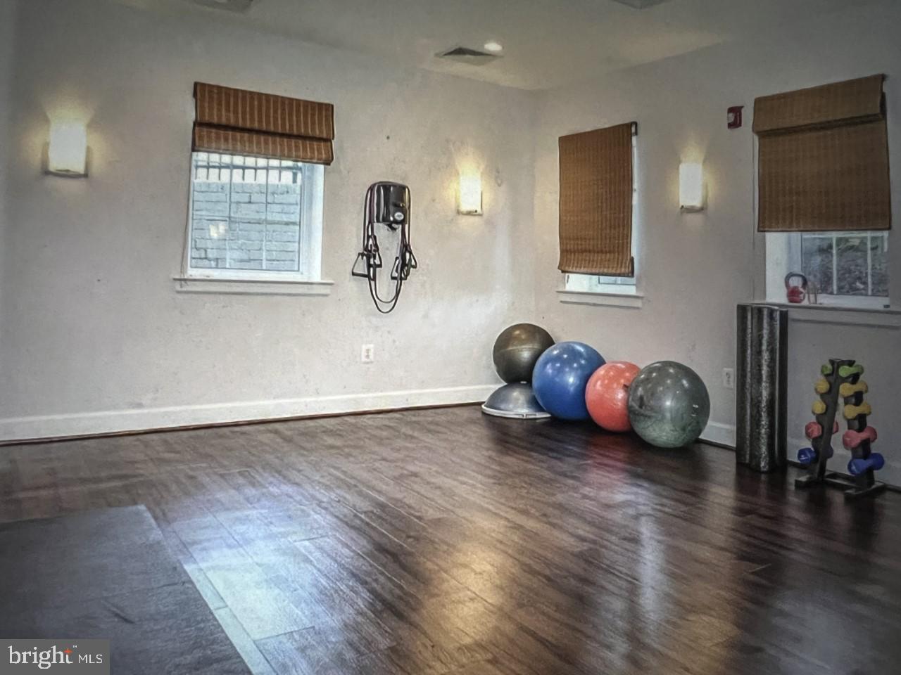 WEST VILLAGE OF SHIRLINGTON - Residential Lease