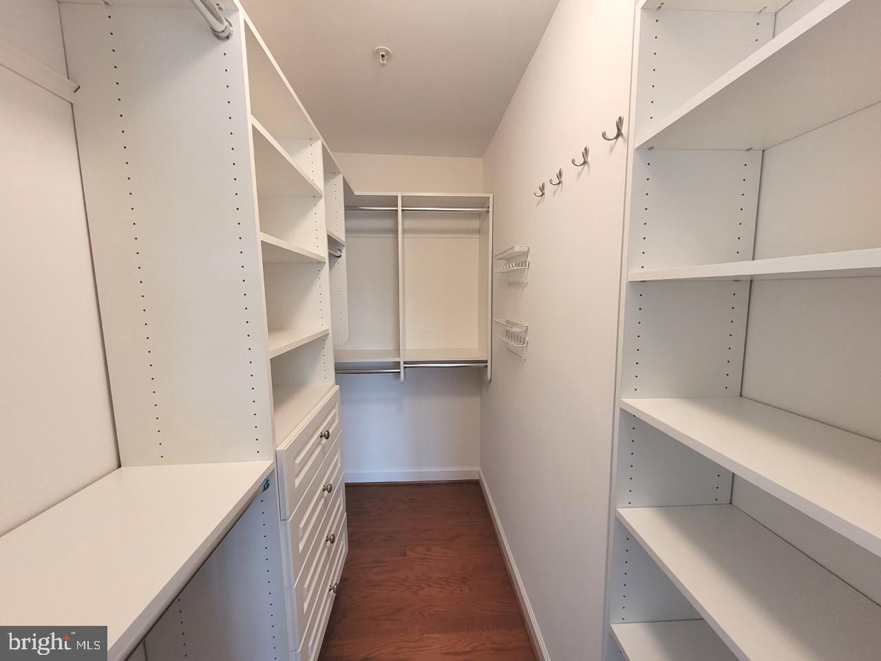 WEST VILLAGE OF SHIRLINGTON - Residential Lease