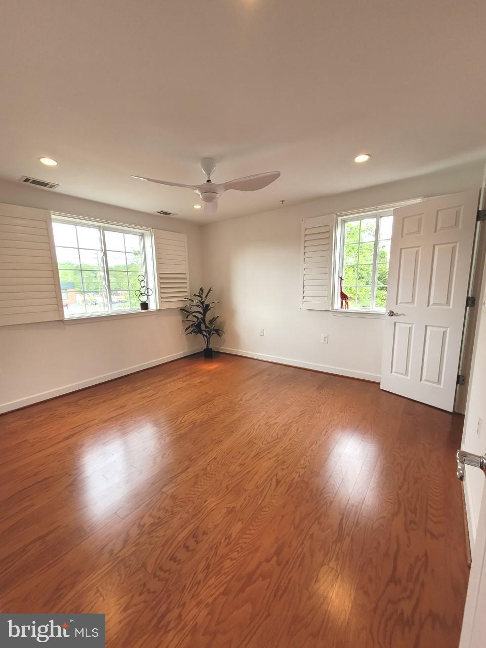 WEST VILLAGE OF SHIRLINGTON - Residential Lease