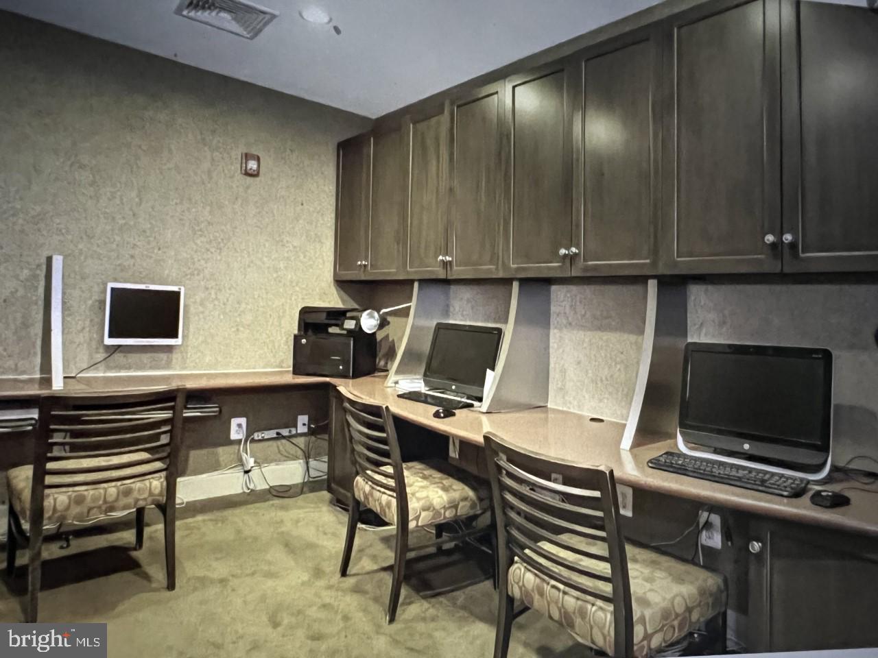 WEST VILLAGE OF SHIRLINGTON - Residential Lease