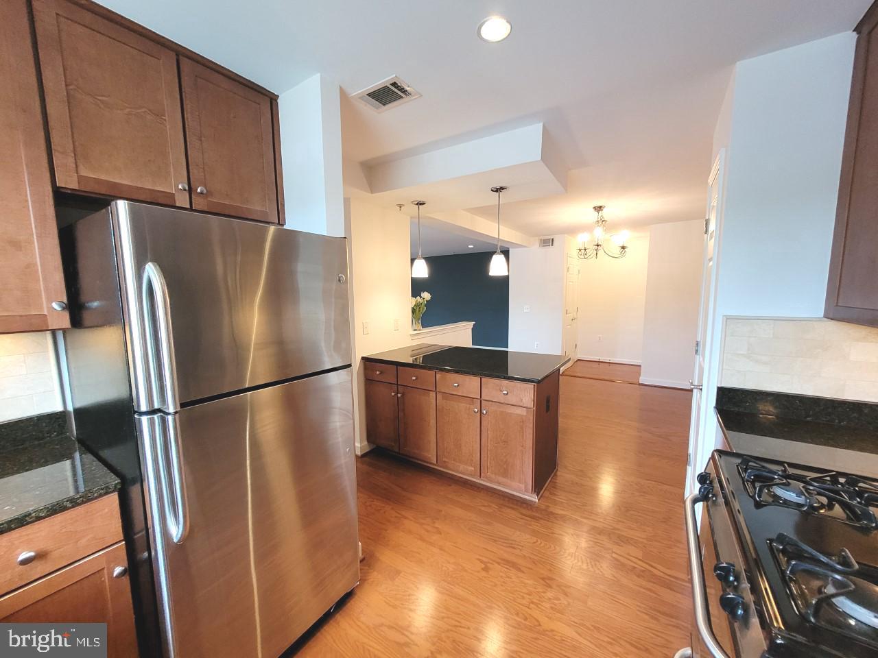 WEST VILLAGE OF SHIRLINGTON - Residential Lease