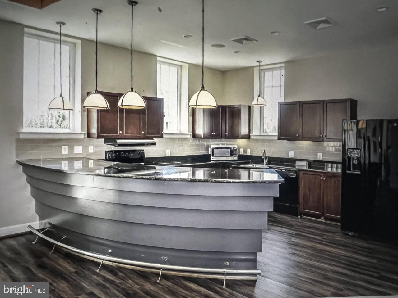 WEST VILLAGE OF SHIRLINGTON - Residential Lease