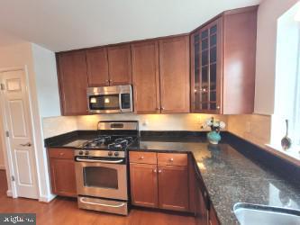 WEST VILLAGE OF SHIRLINGTON - Residential Lease