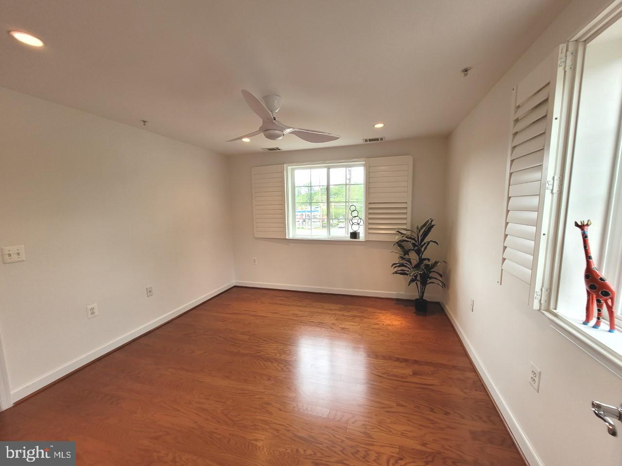 WEST VILLAGE OF SHIRLINGTON - Residential Lease