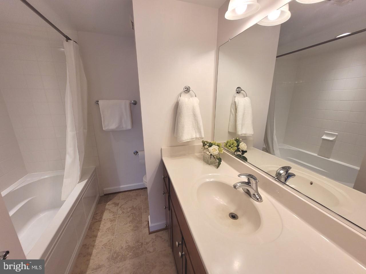 WEST VILLAGE OF SHIRLINGTON - Residential Lease