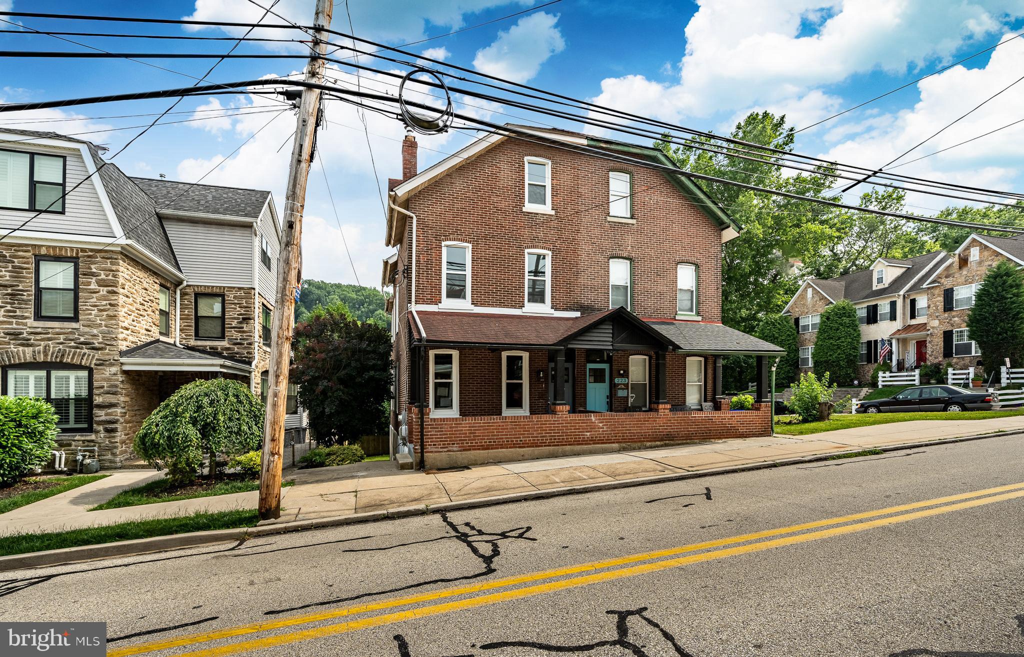 221 FORD STREET