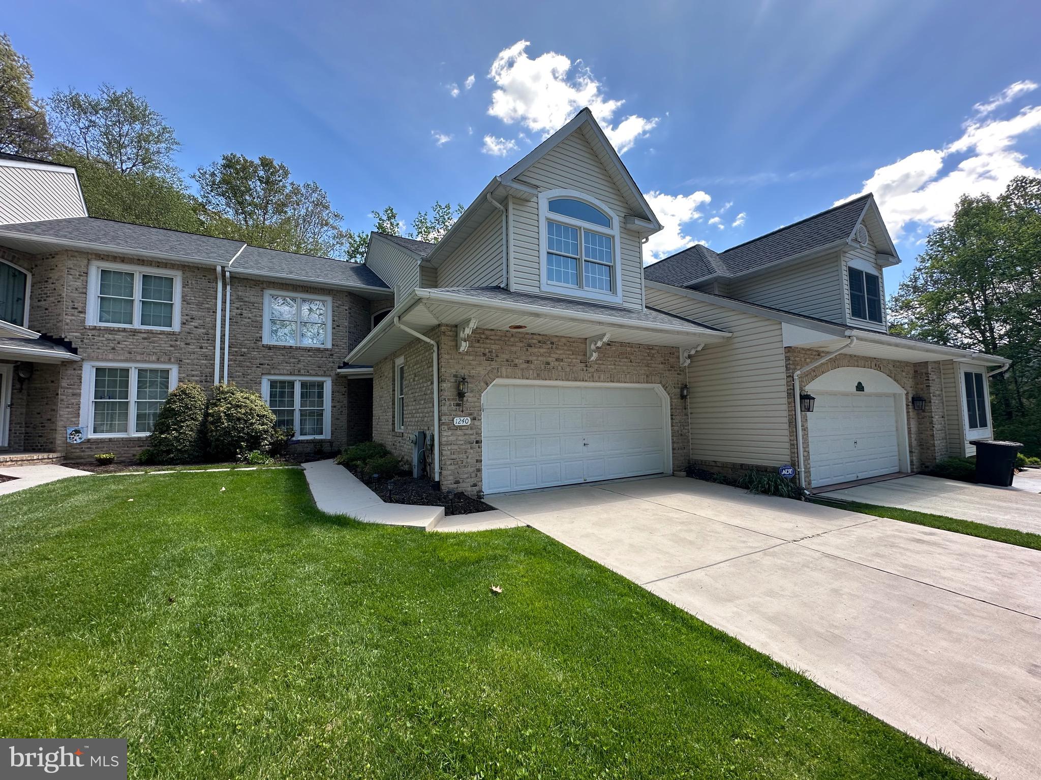 1240 CHATEAU GREEN COURT