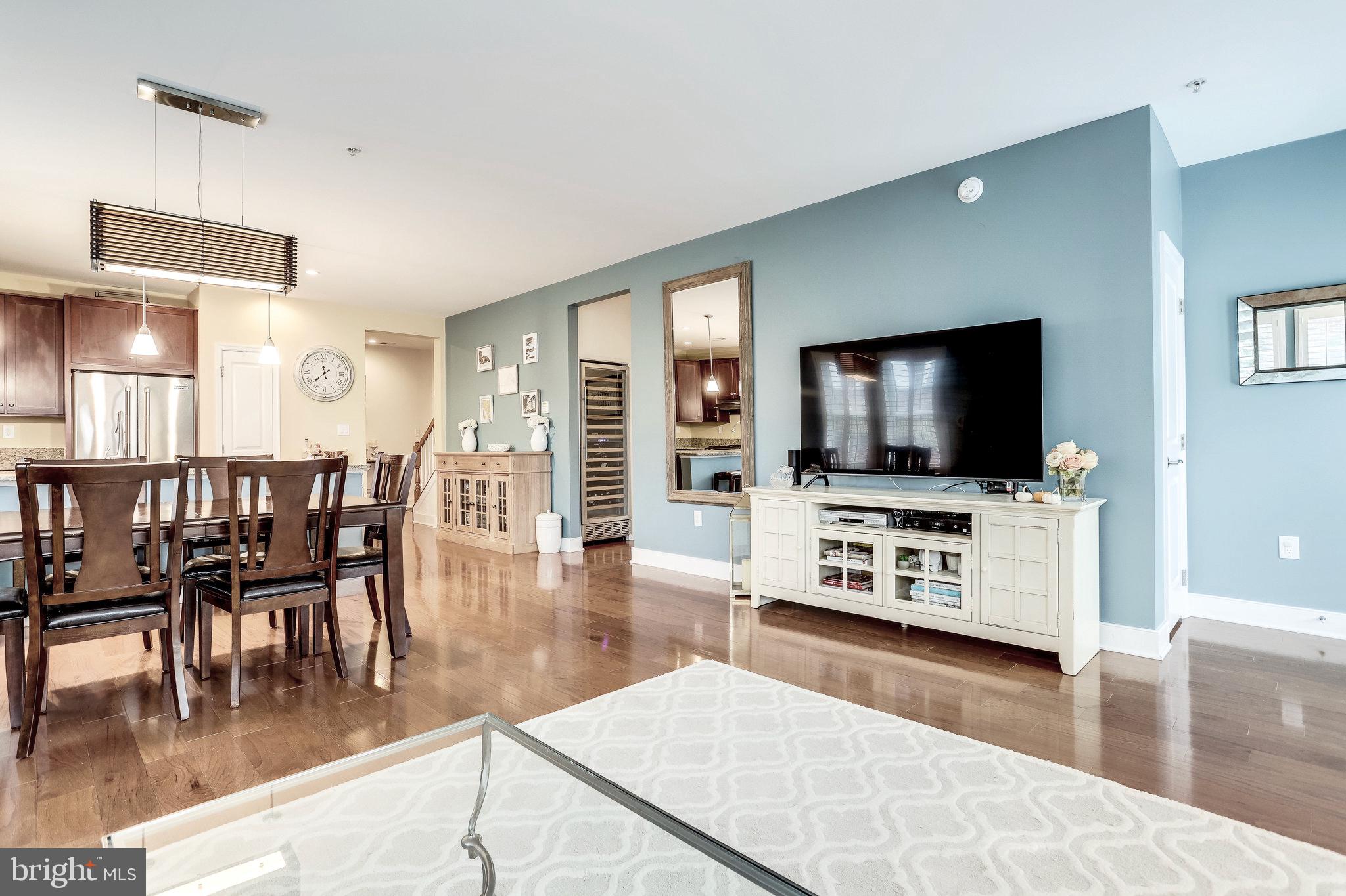 RHODES HILL SQUARE - Residential