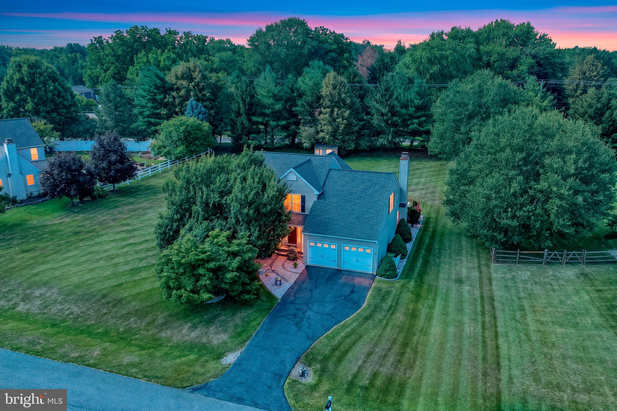 310 W BRADFORD COURT