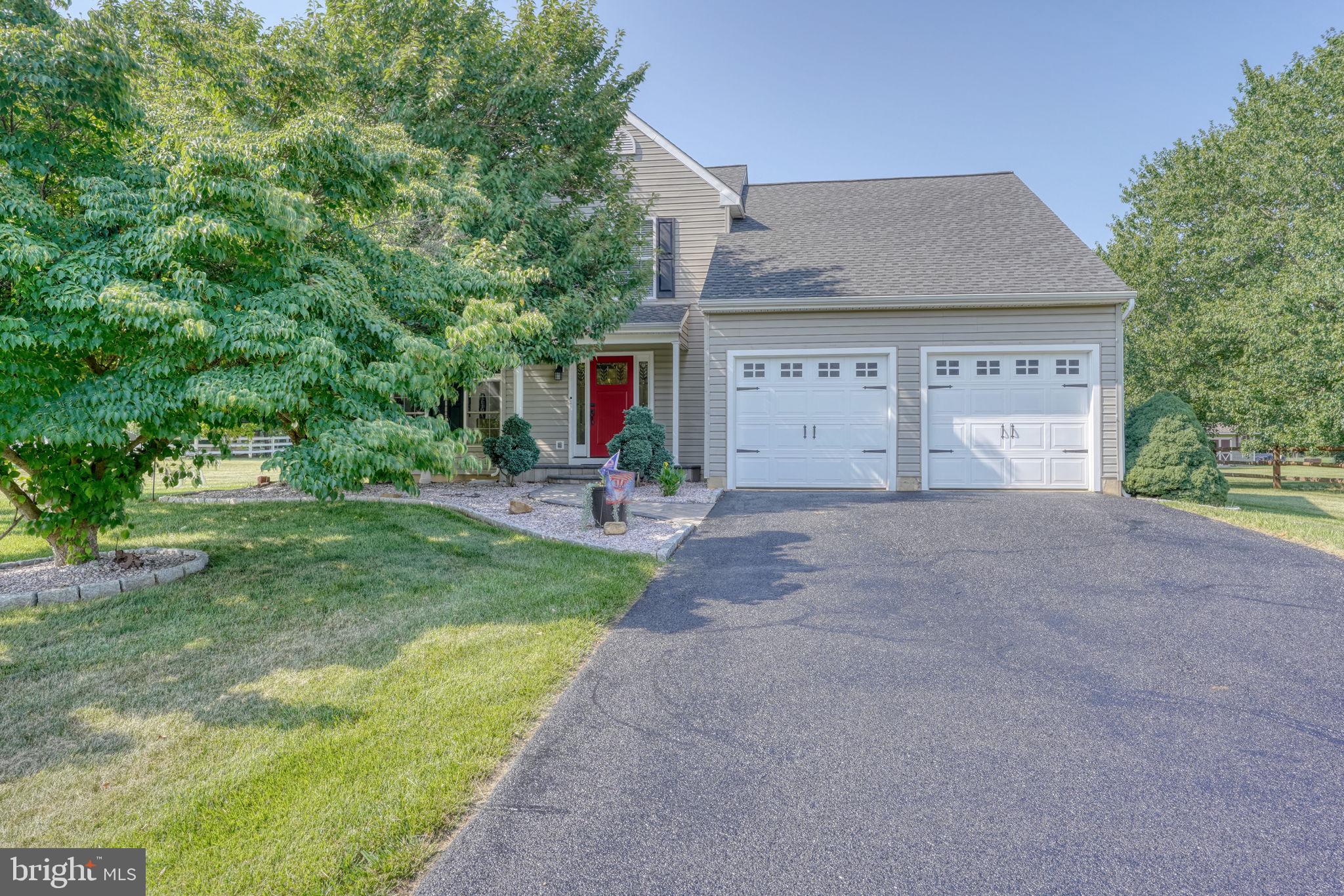 310 W BRADFORD COURT