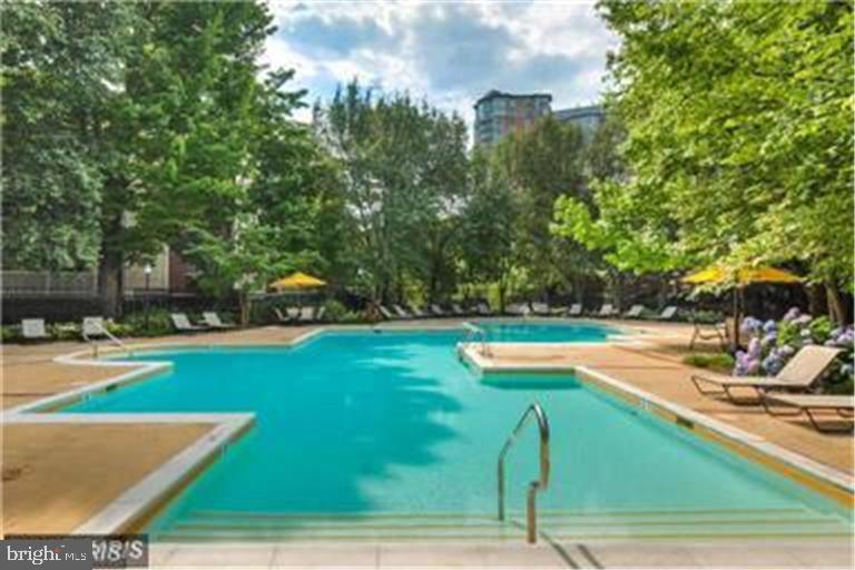 FOUNTAINS AT MCLEAN - Residential Lease