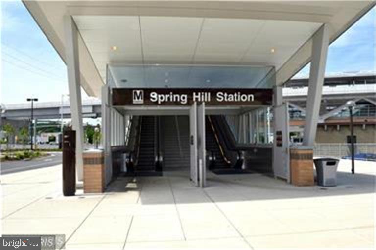 FOUNTAINS AT MCLEAN - Residential Lease