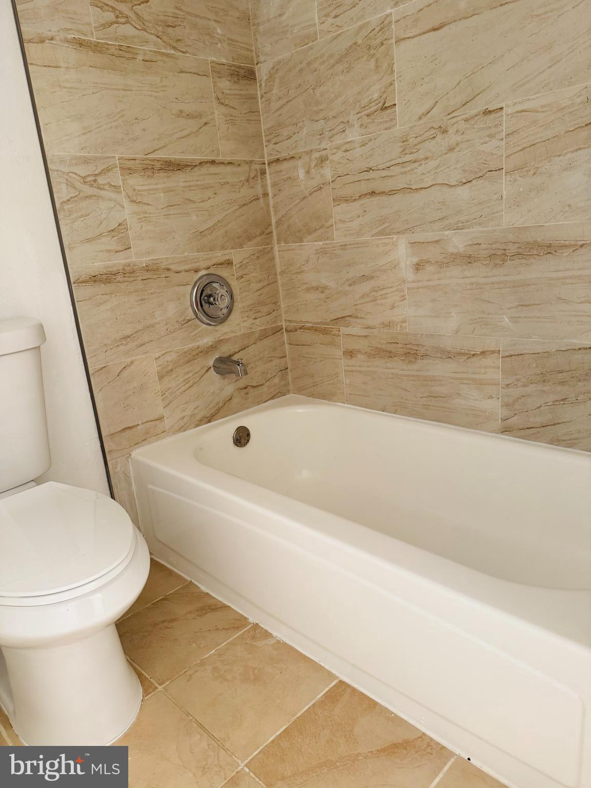 FOUNTAINS AT MCLEAN - Residential Lease