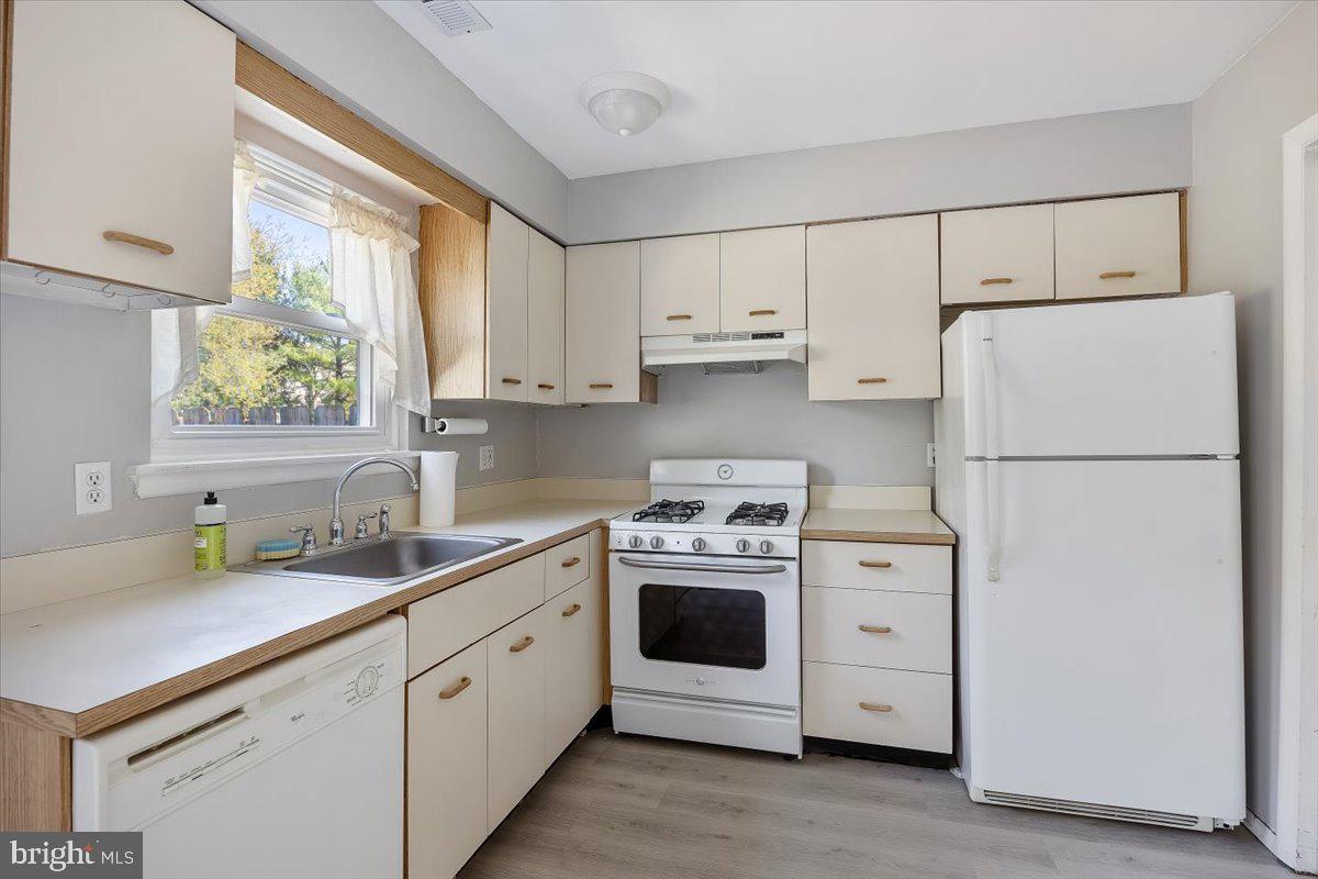 154 EAVES MILL ROAD
