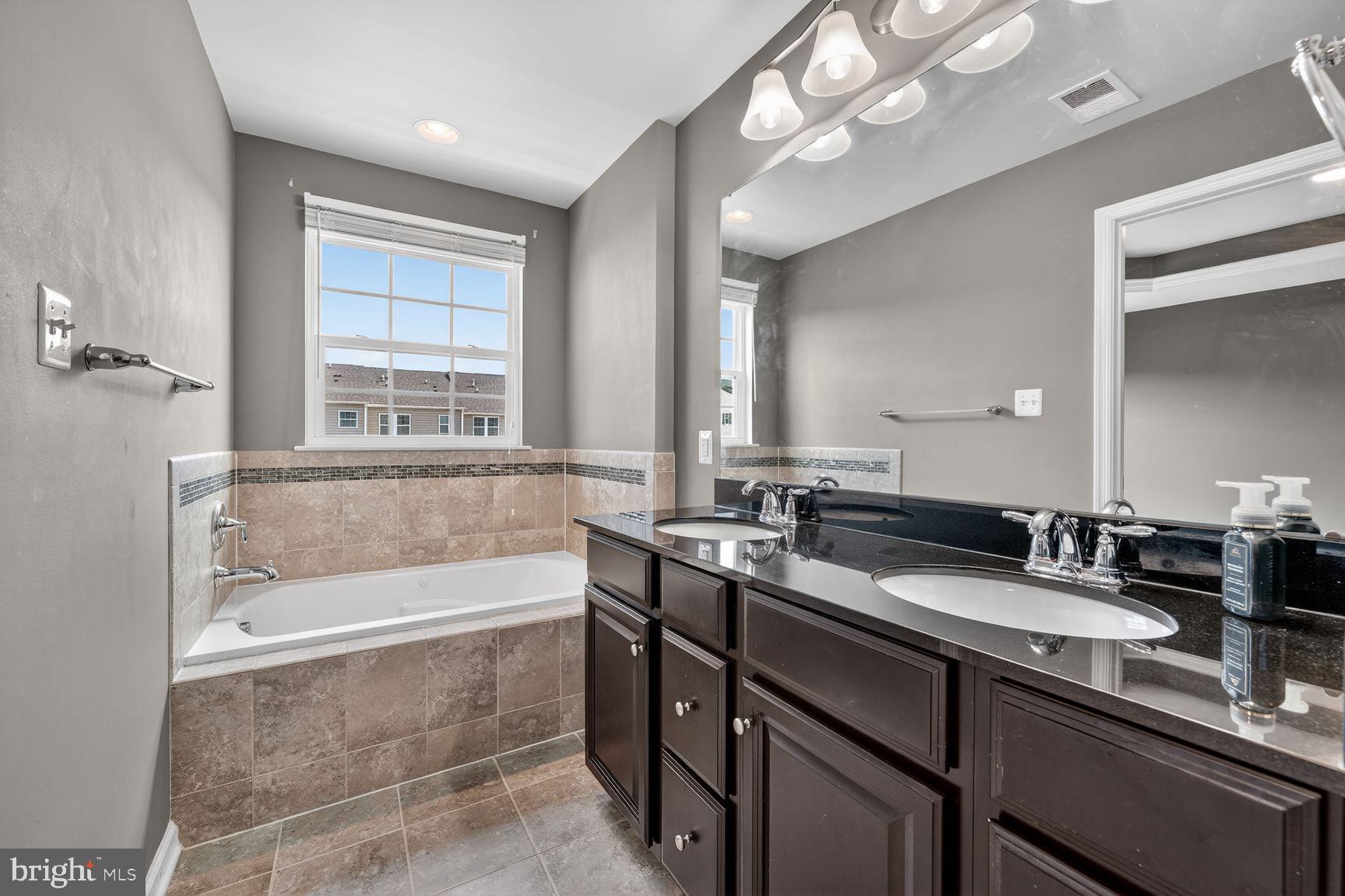 MARKET SQUARE - Residential