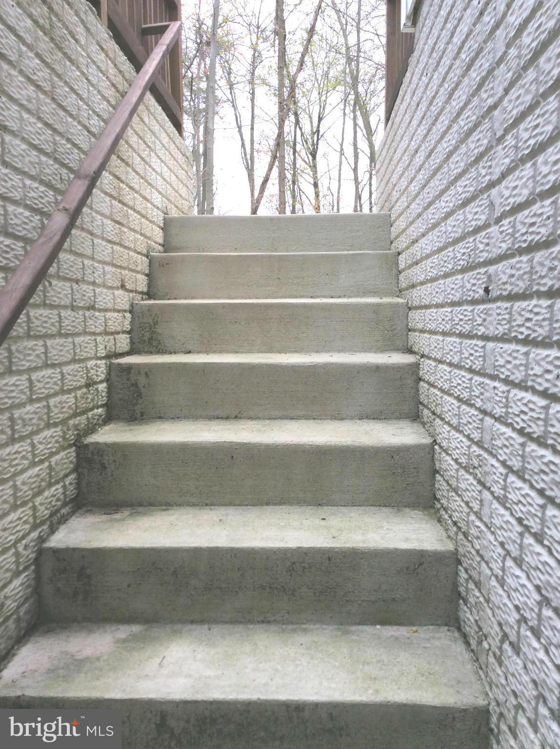 CREEKSIDE - Residential